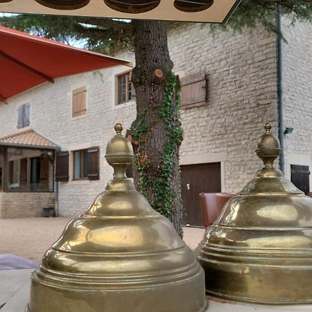 Domaine Bassy Hotell Saint-Gengoux-de-Scissé Exteriör bild
