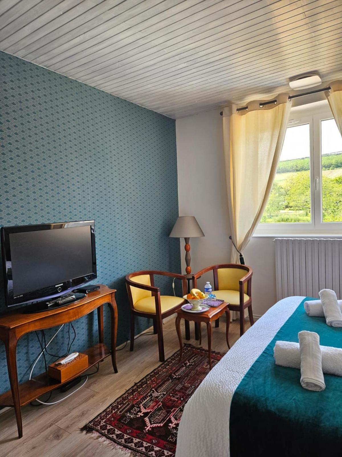 Domaine Bassy Hotell Saint-Gengoux-de-Scissé Exteriör bild